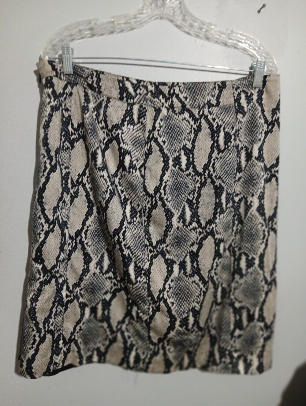 Unbranded Ladies Snake Skin Print Lined Side Zip Skirt. Size 16.